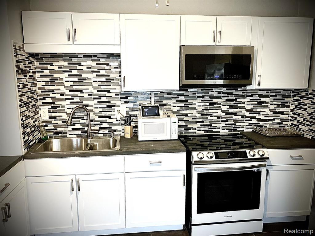 487 PHILIP Street, Detroit, MI 48215 — Photo 18