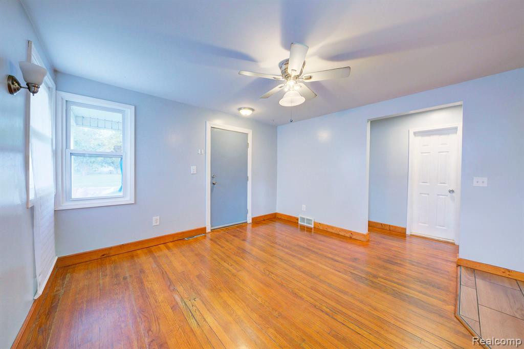 7008 GILMAN Street, Garden City, MI — Photo 2