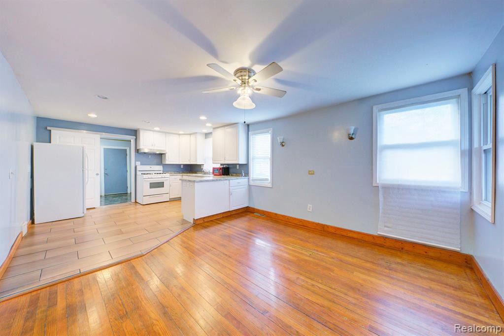 7008 GILMAN Street, Garden City, MI — Photo 3