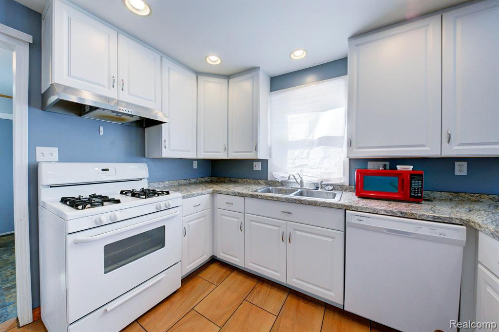 7008 GILMAN Street, Garden City, MI — Photo 5