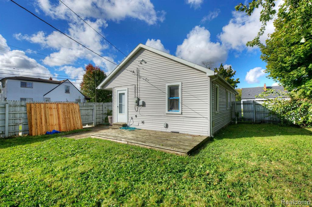 7008 GILMAN Street, Garden City, MI — Photo 18