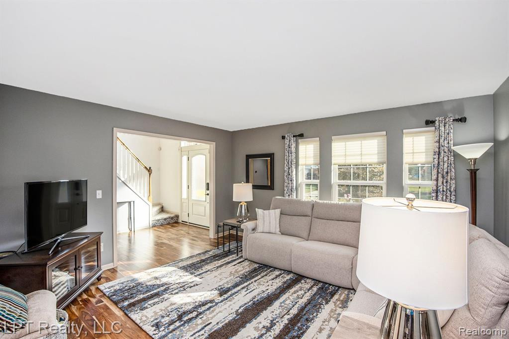 54775 ISLE ROYALE Avenue, Macomb, MI 48042 — Photo 10