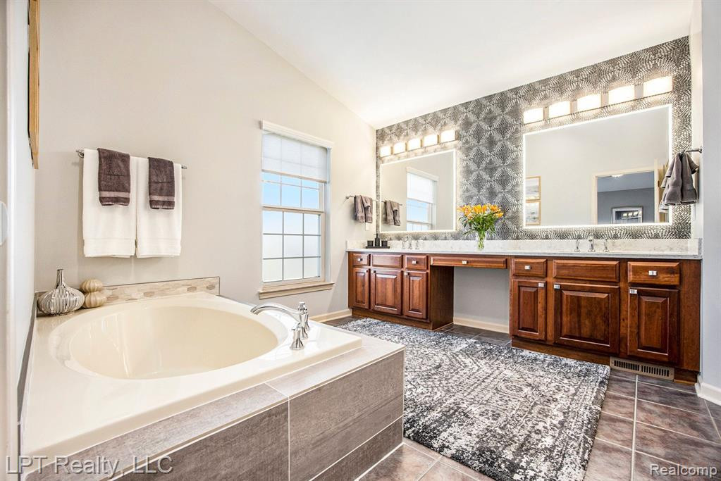 54775 ISLE ROYALE Avenue, Macomb, MI 48042 — Photo 23