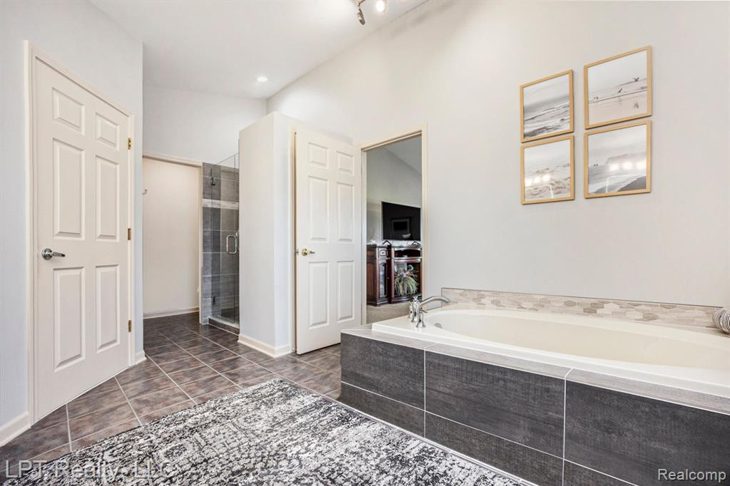 54775 ISLE ROYALE Avenue, Macomb, MI 48042 — Photo 24