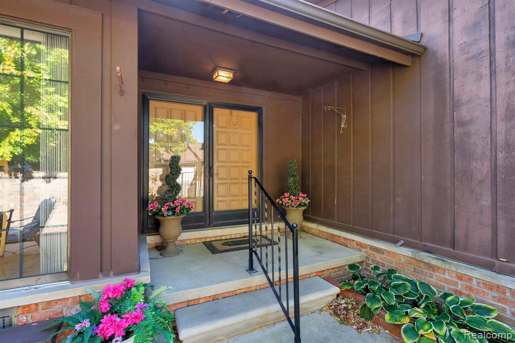 26062 SUMMERDALE Drive, Southfield, MI 48034 — Photo 2