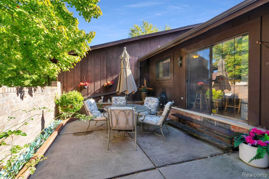 26062 SUMMERDALE Drive, Southfield, MI 48034 — Photo 3