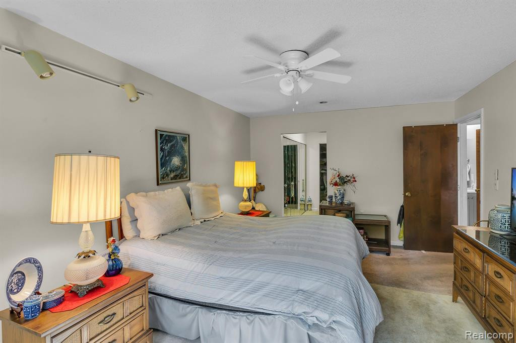26062 SUMMERDALE Drive, Southfield, MI 48034 — Photo 18