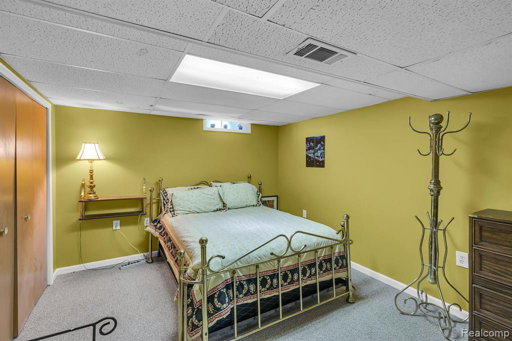 26062 SUMMERDALE Drive, Southfield, MI 48034 — Photo 21