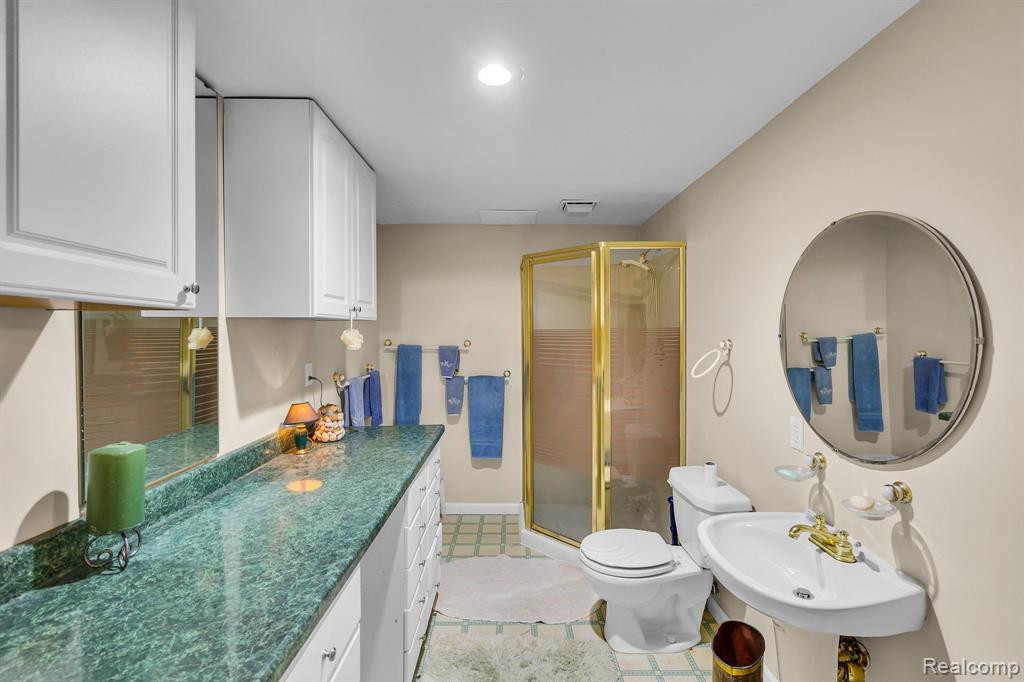 26062 SUMMERDALE Drive, Southfield, MI 48034 — Photo 22
