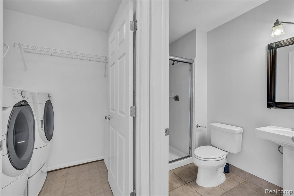 131 W KENILWORTH Avenue, Royal Oak, MI 48067 — Photo 9