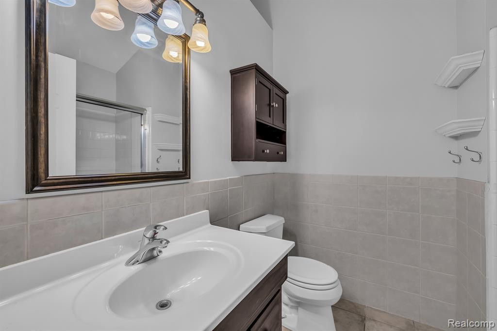 131 W KENILWORTH Avenue, Royal Oak, MI 48067 — Photo 15
