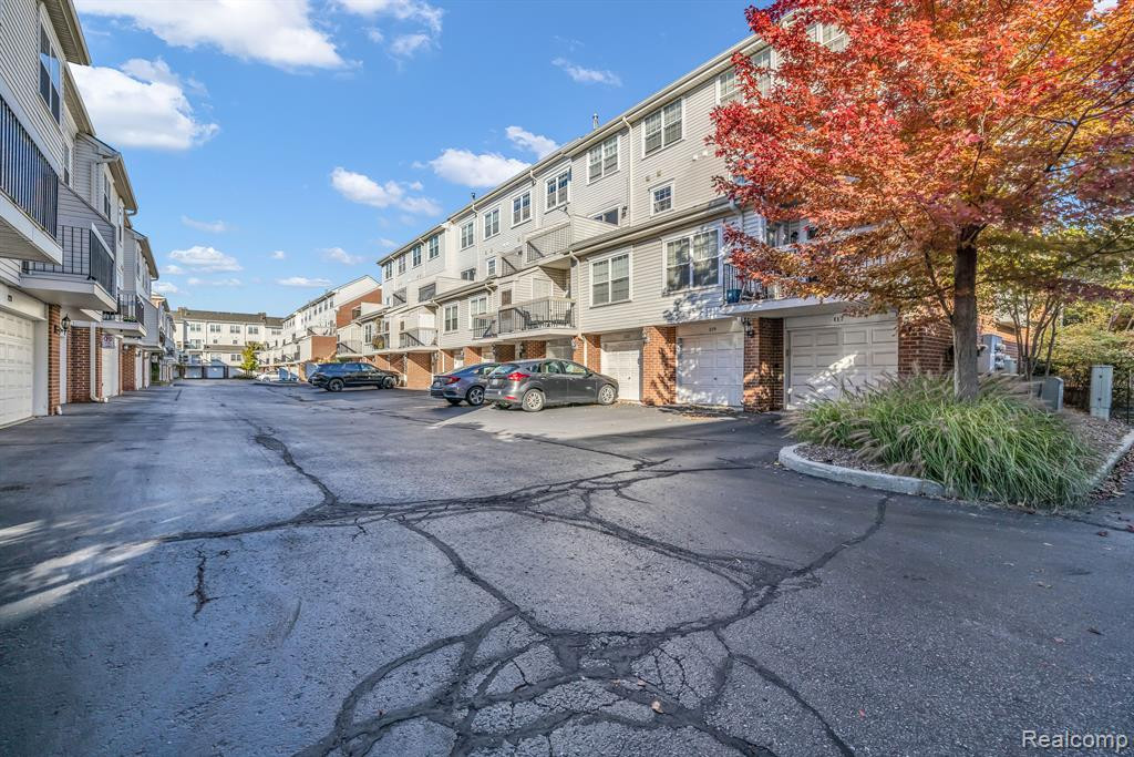131 W KENILWORTH Avenue, Royal Oak, MI 48067 — Photo 22