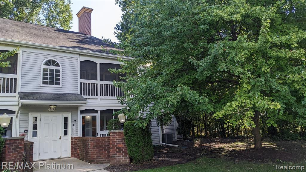 613 Curzon Court, 102, Howell, MI 48843 — Photo 3