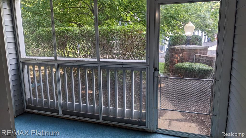613 Curzon Court, 102, Howell, MI 48843 — Photo 8