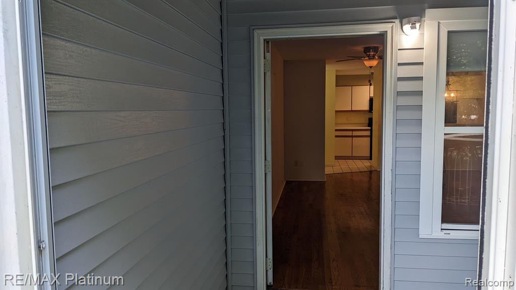 613 Curzon Court, 102, Howell, MI 48843 — Photo 9