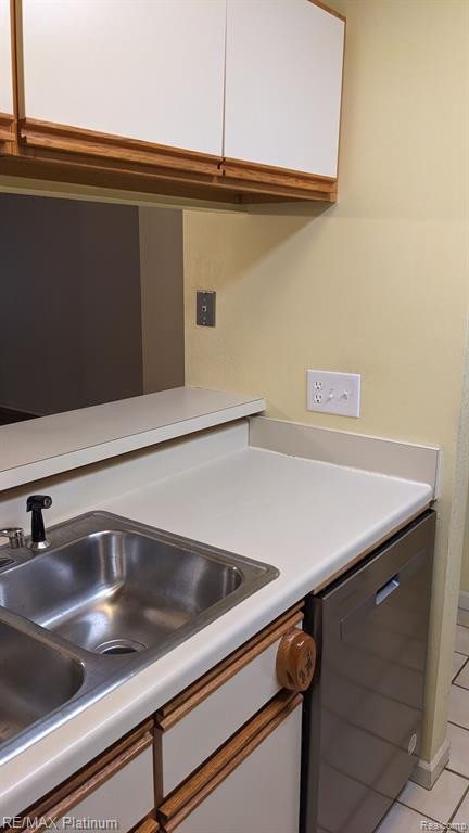 613 Curzon Court, 102, Howell, MI 48843 — Photo 18