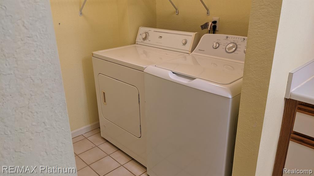 613 Curzon Court, 102, Howell, MI 48843 — Photo 19