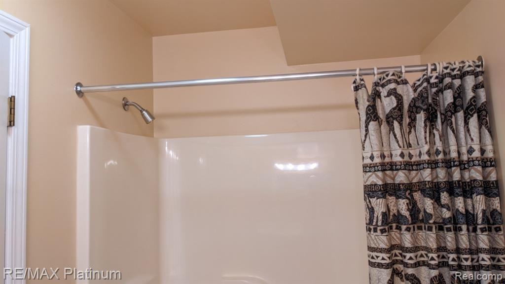 613 Curzon Court, 102, Howell, MI 48843 — Photo 28