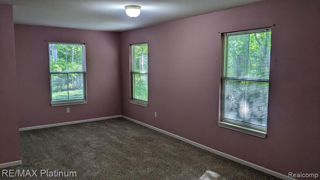 613 Curzon Court, 102, Howell, MI 48843 — Photo 32