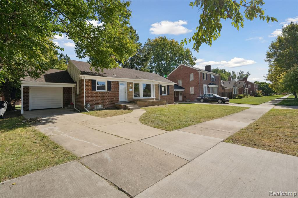 8126 SORRENTO Street, Detroit, MI 48228 — Photo 2