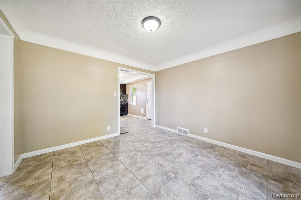8126 SORRENTO Street, Detroit, MI 48228 — Photo 16