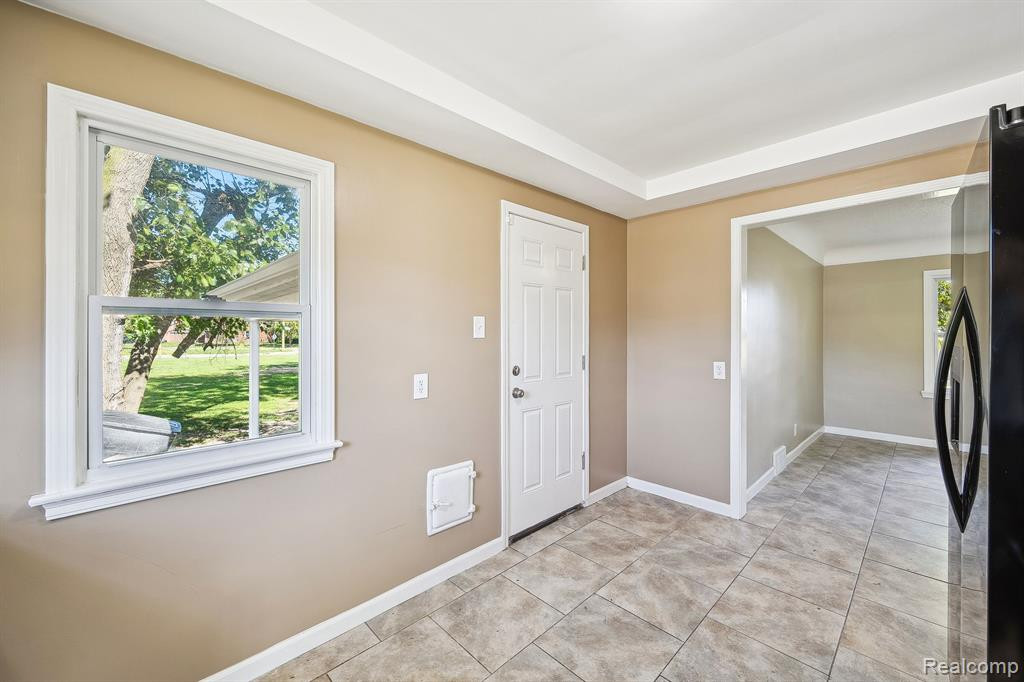 8126 SORRENTO Street, Detroit, MI 48228 — Photo 21