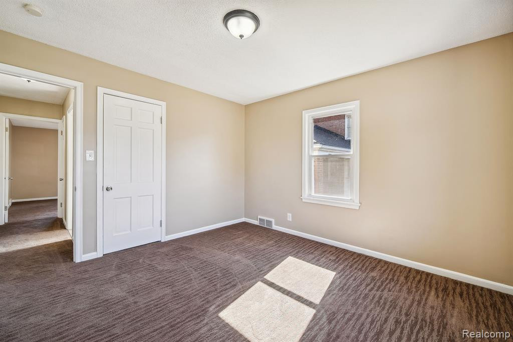 8126 SORRENTO Street, Detroit, MI 48228 — Photo 23