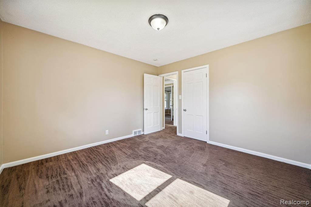 8126 SORRENTO Street, Detroit, MI 48228 — Photo 24