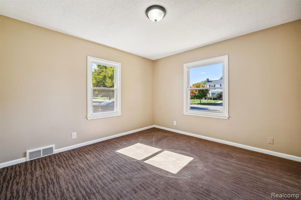 8126 SORRENTO Street, Detroit, MI 48228 — Photo 26