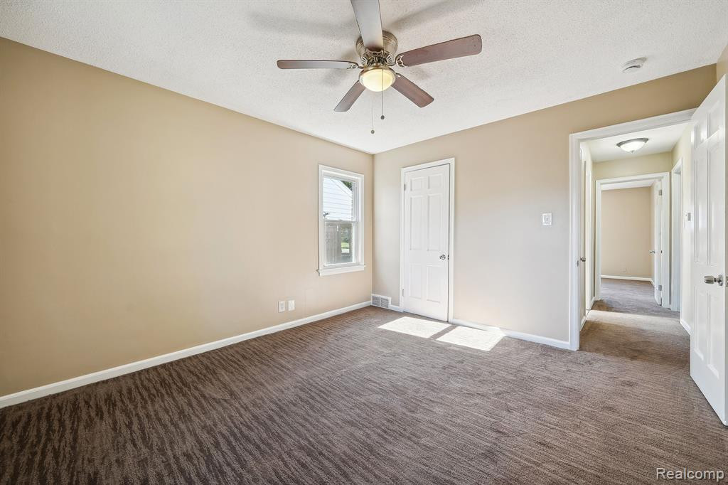 8126 SORRENTO Street, Detroit, MI 48228 — Photo 27