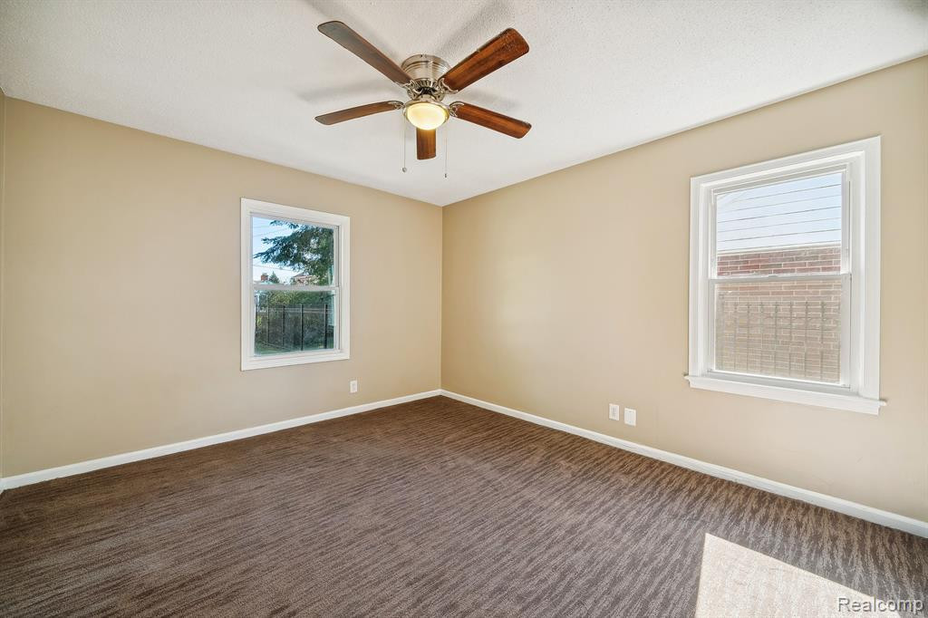 8126 SORRENTO Street, Detroit, MI 48228 — Photo 29
