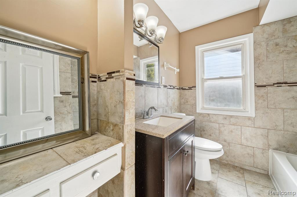 8126 SORRENTO Street, Detroit, MI 48228 — Photo 30