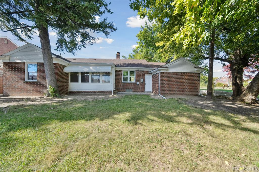 8126 SORRENTO Street, Detroit, MI 48228 — Photo 37