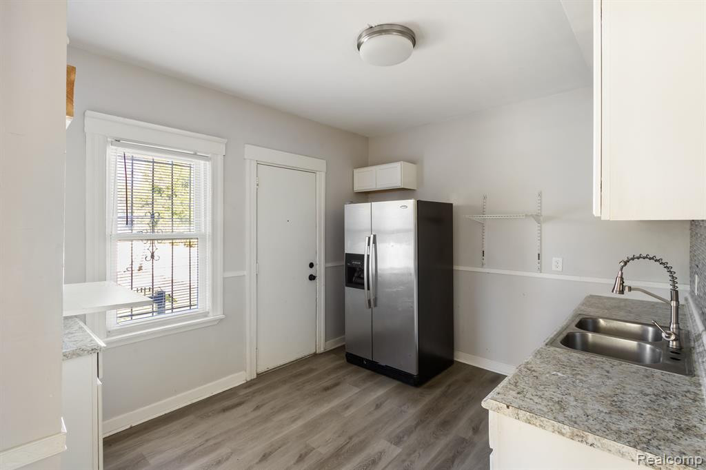 728 W PHILADELPHIA Street, Detroit, MI 48202 — Photo 12