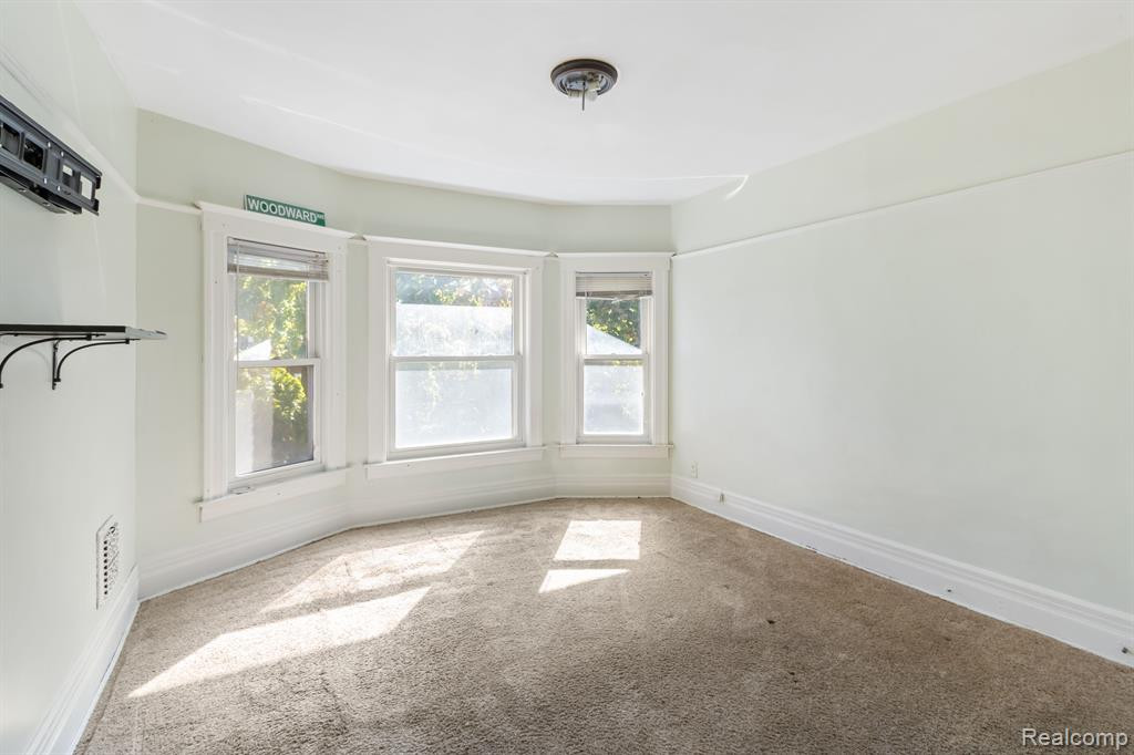 728 W PHILADELPHIA Street, Detroit, MI 48202 — Photo 19