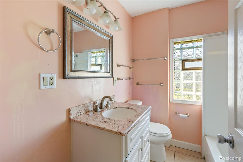 728 W PHILADELPHIA Street, Detroit, MI 48202 — Photo 22