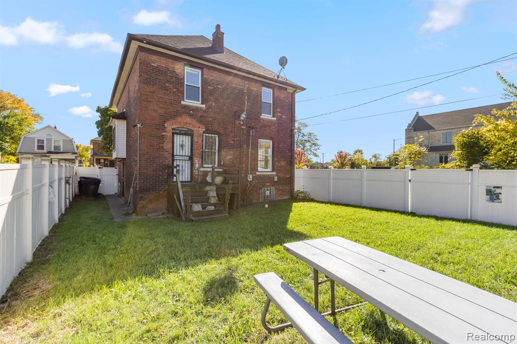 728 W PHILADELPHIA Street, Detroit, MI 48202 — Photo 25