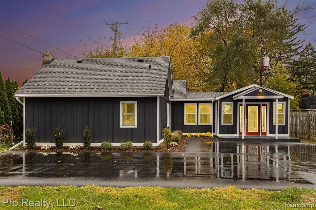 670 N IVANHOE Avenue, Ypsilanti, MI 48198 — Photo 2
