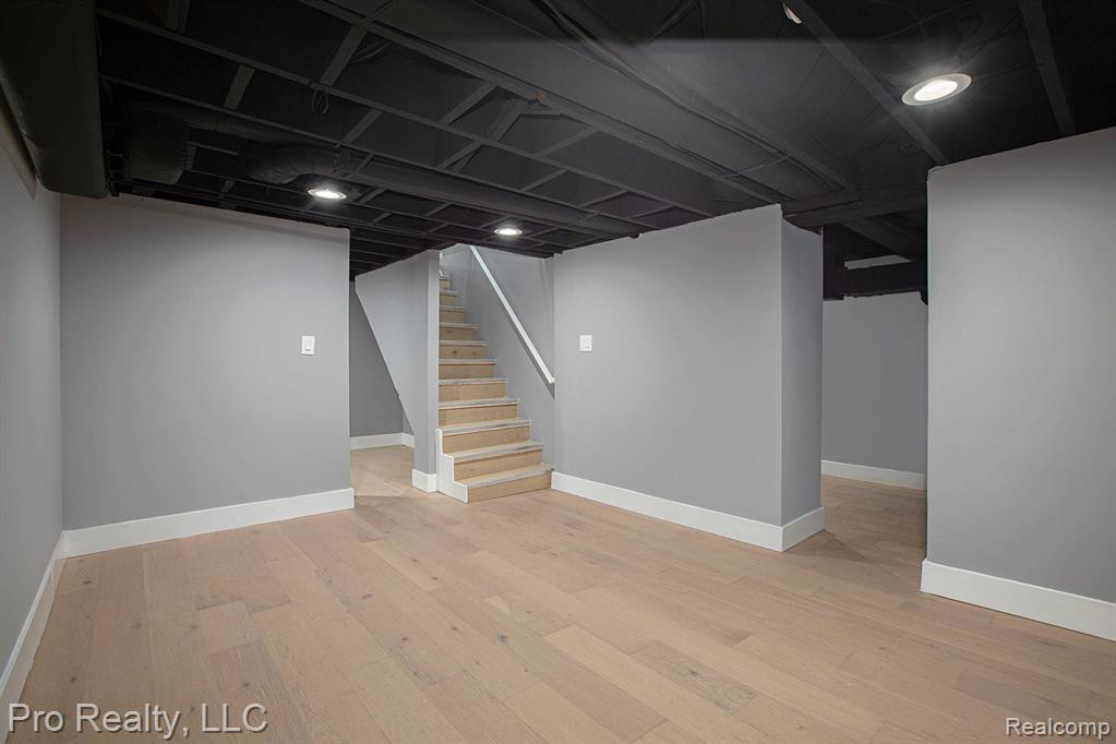 670 N IVANHOE Avenue, Ypsilanti, MI 48198 — Photo 22