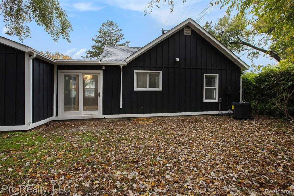 670 N IVANHOE Avenue, Ypsilanti, MI 48198 — Photo 24