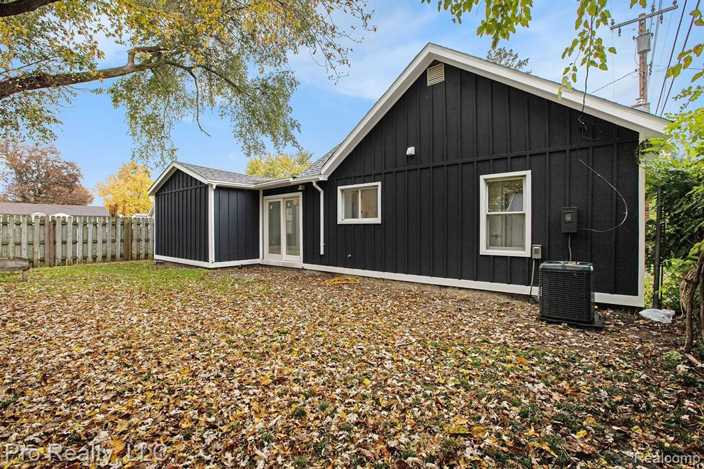 670 N IVANHOE Avenue, Ypsilanti, MI 48198 — Photo 26