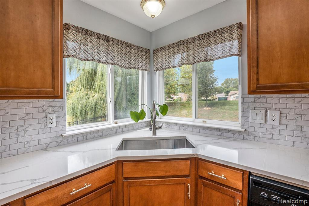 5061 BRADMORE Lane, Warren, MI 48092 — Photo 7