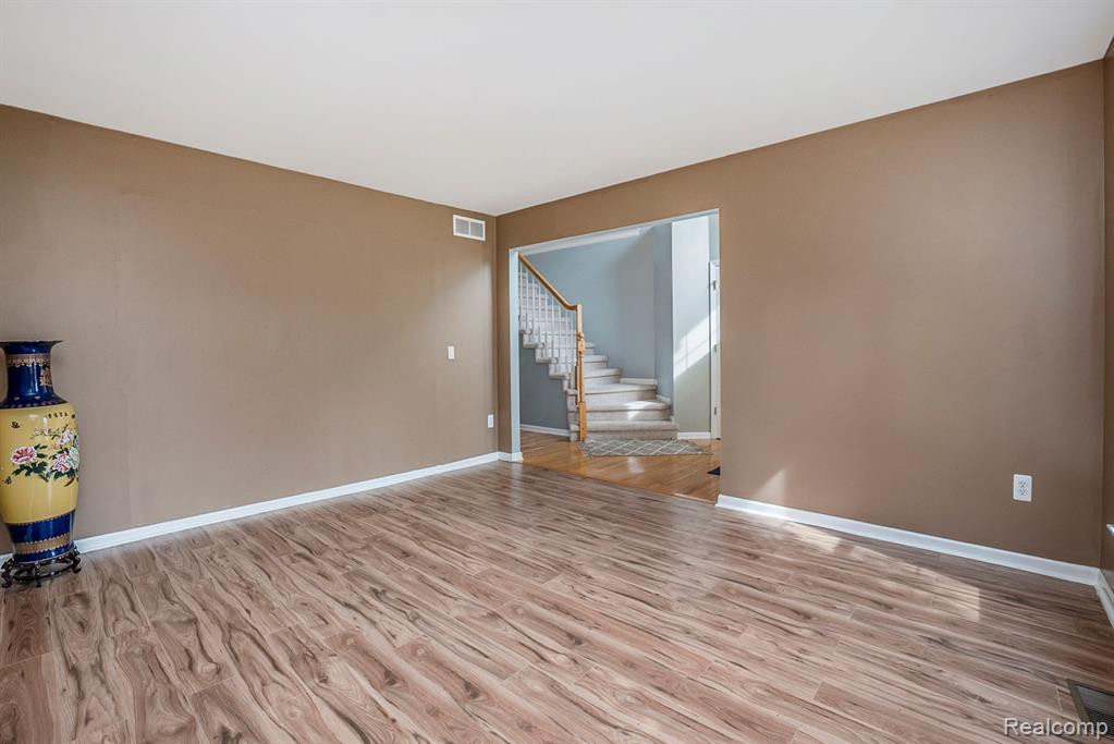 5061 BRADMORE Lane, Warren, MI 48092 — Photo 8