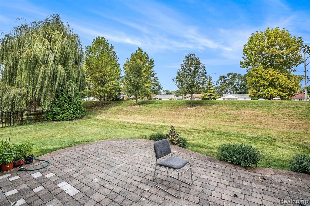 5061 BRADMORE Lane, Warren, MI 48092 — Photo 16