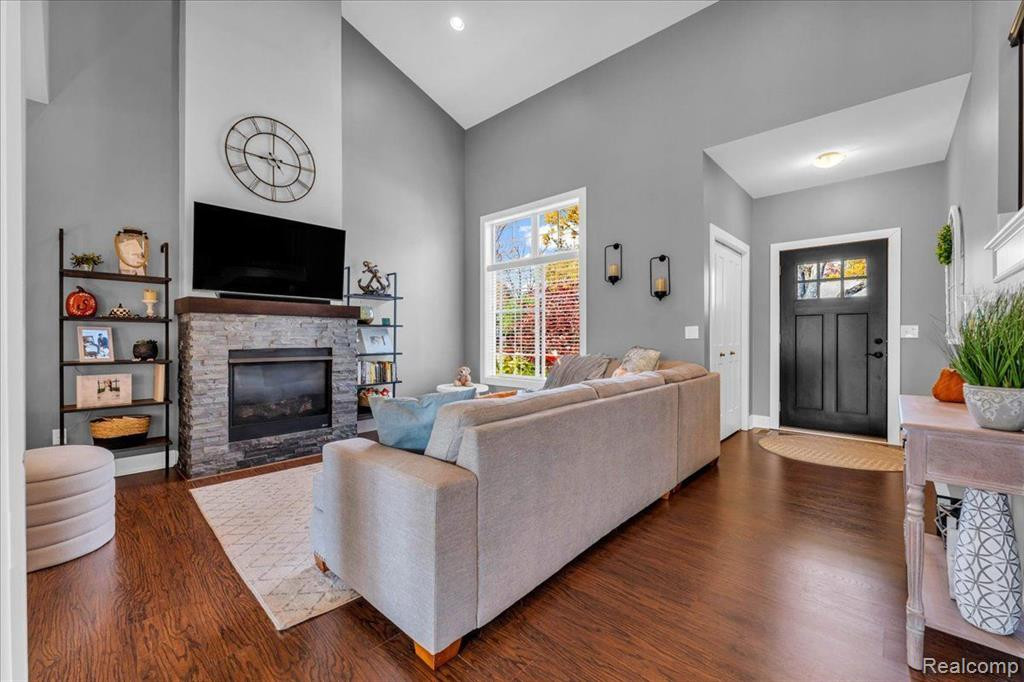 8429 YALE Street, Oak Park, MI 48237 — Photo 8