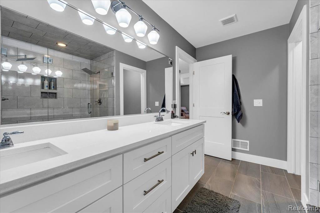 8429 YALE Street, Oak Park, MI 48237 — Photo 26
