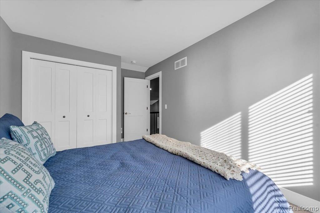 8429 YALE Street, Oak Park, MI 48237 — Photo 31