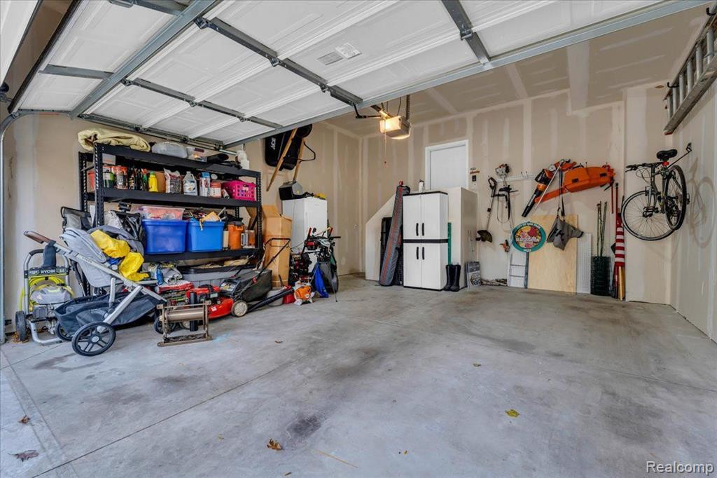 8429 YALE Street, Oak Park, MI 48237 — Photo 39