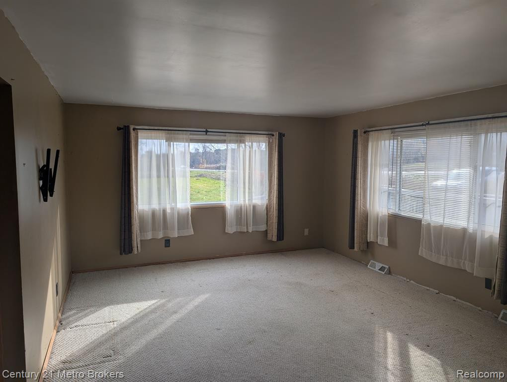 2686 N VAN DYKE Road, Imlay City, MI 48444 — Photo 3