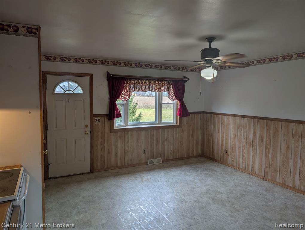 2686 N VAN DYKE Road, Imlay City, MI 48444 — Photo 4